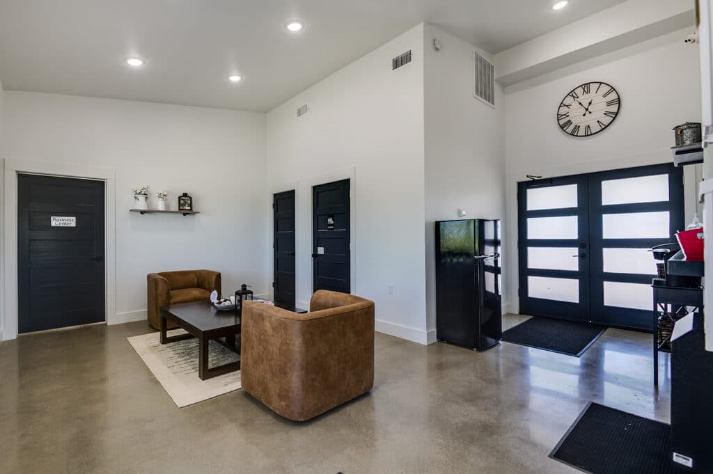 Office and Lounge Area at Itasca Creek RV Park in Itasca, TX